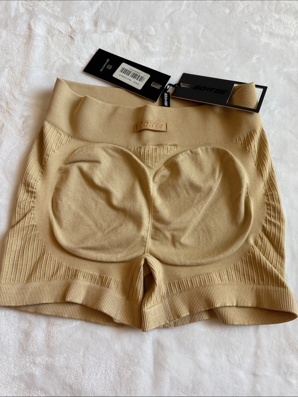 Seamless Sculpting High-Waist Shorts in Tan size M